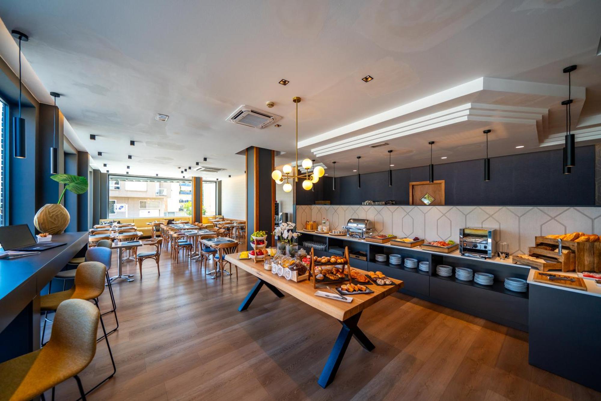 Hotel J. Balmes วิก ภายนอก รูปภาพ