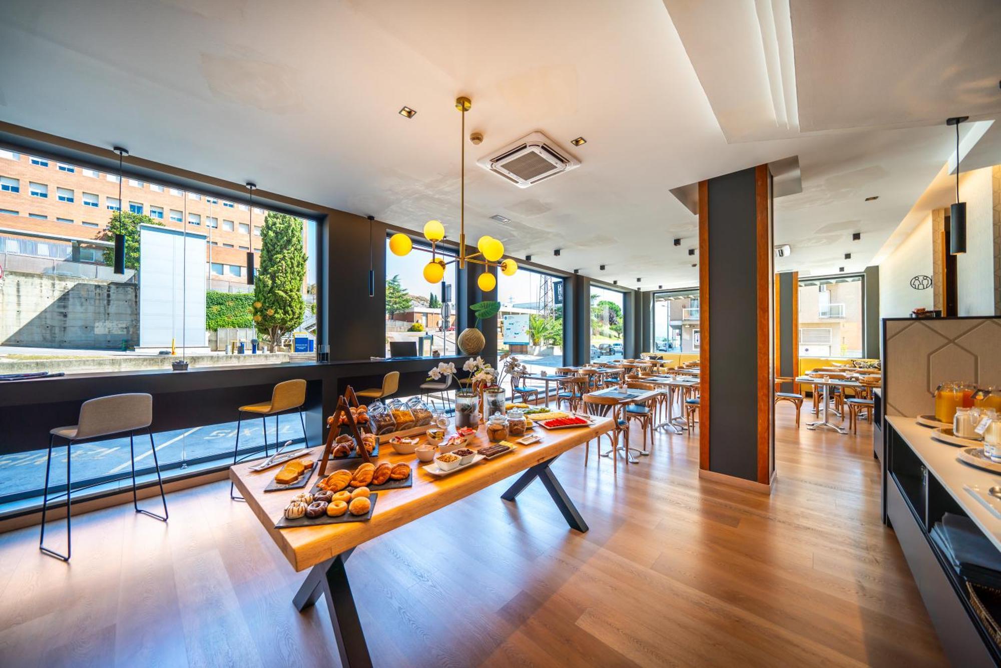 Hotel J. Balmes วิก ภายนอก รูปภาพ