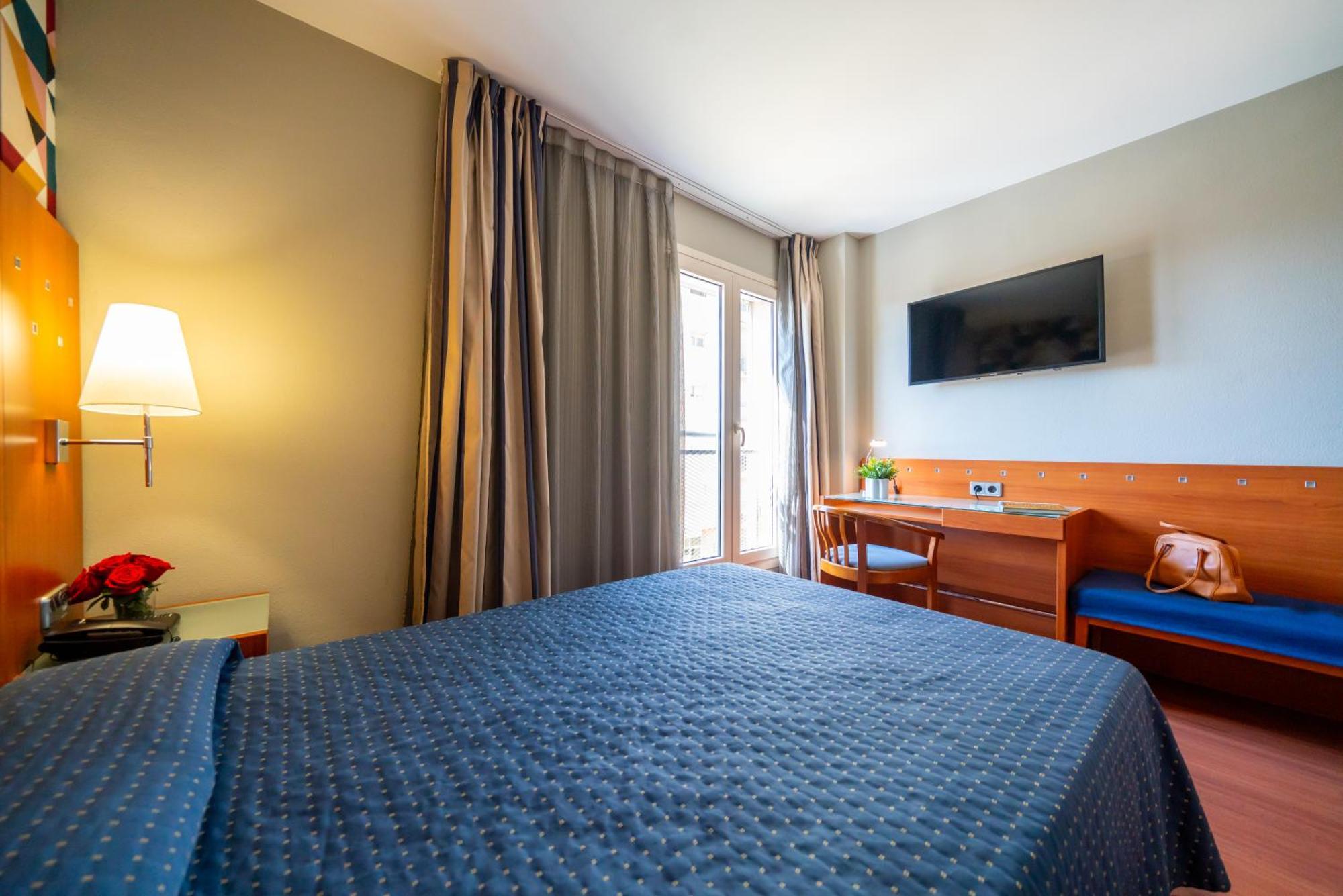 Hotel J. Balmes วิก ภายนอก รูปภาพ