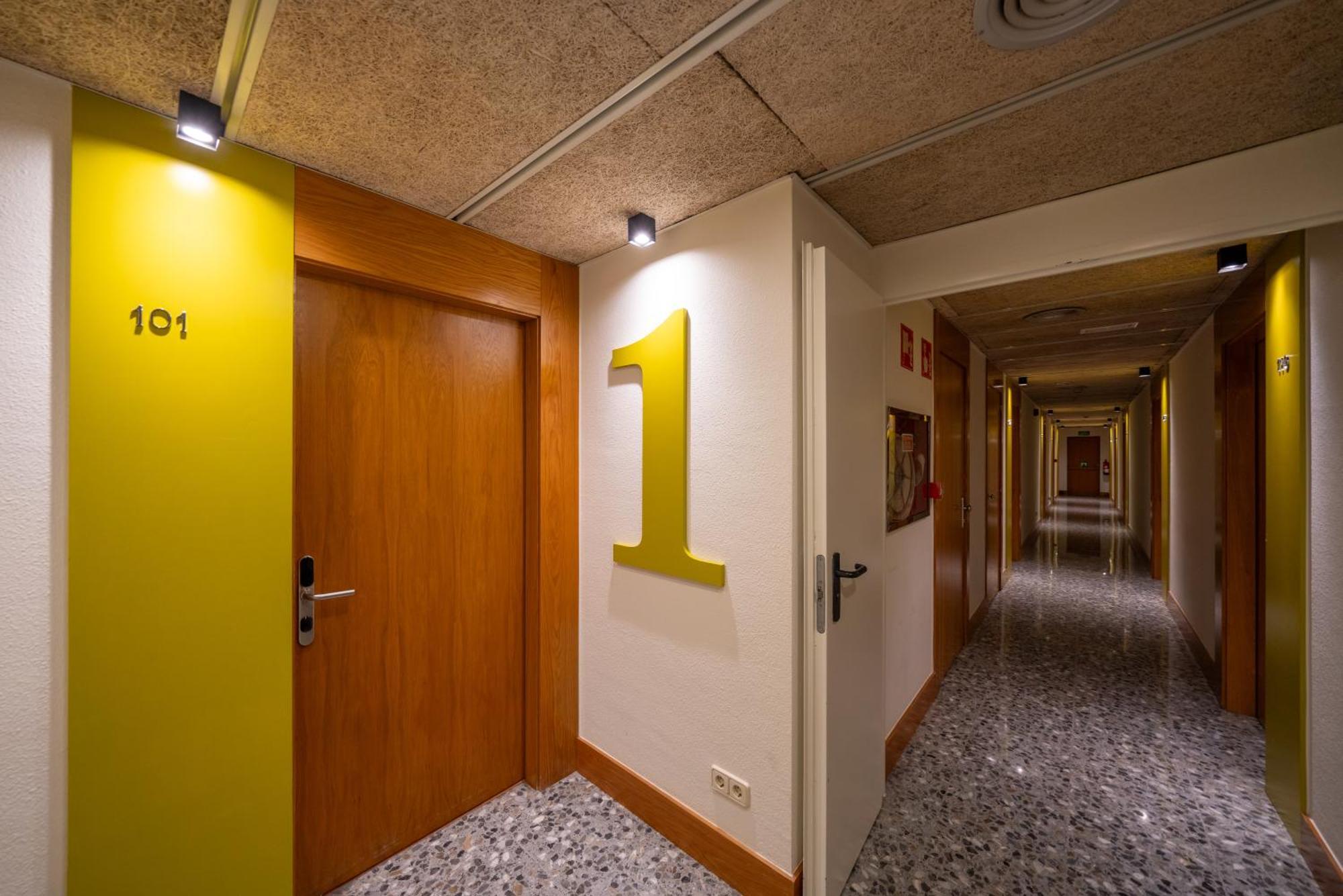 Hotel J. Balmes วิก ภายนอก รูปภาพ