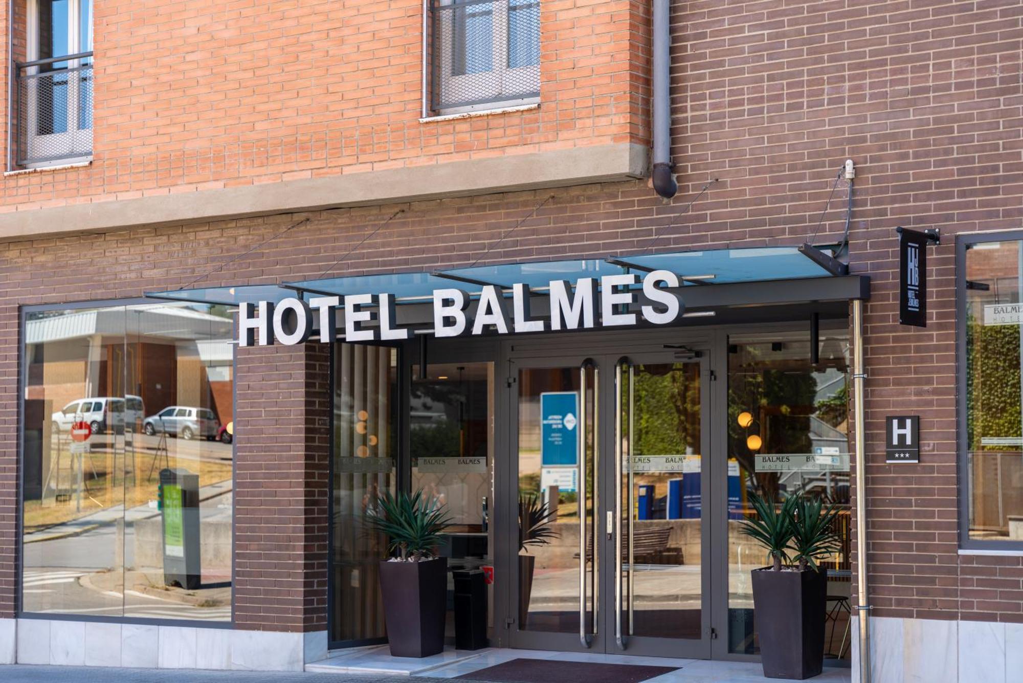 Hotel J. Balmes วิก ภายนอก รูปภาพ